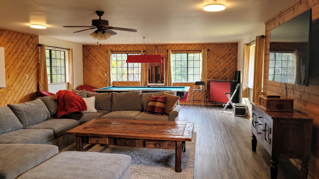 Photo of Bedroom in Springville