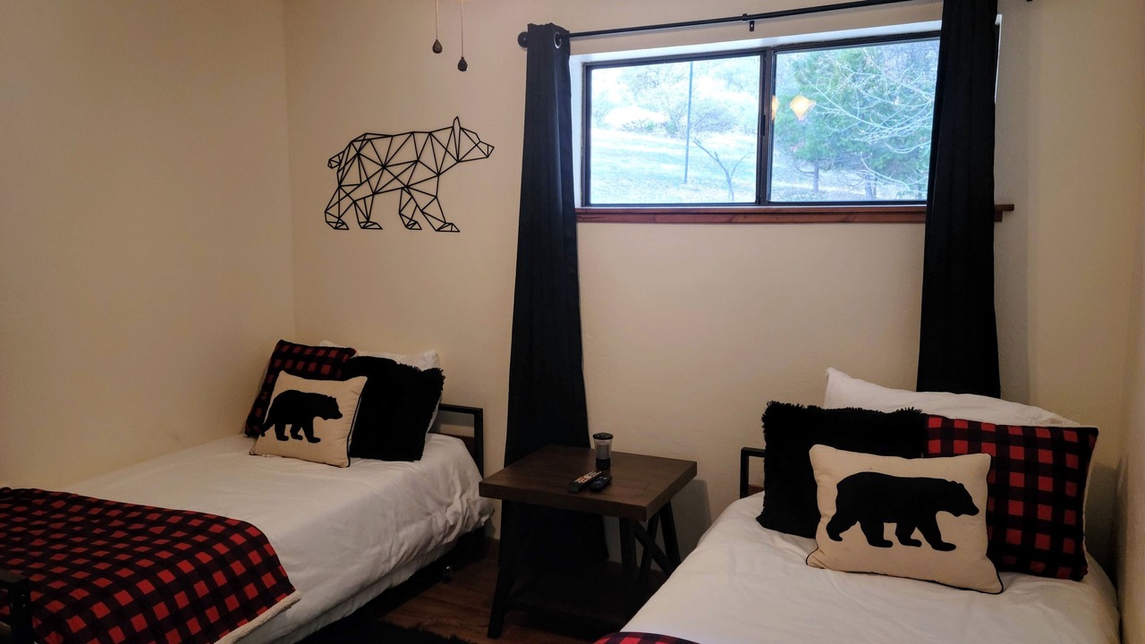 Photo of Bedroom in Springville