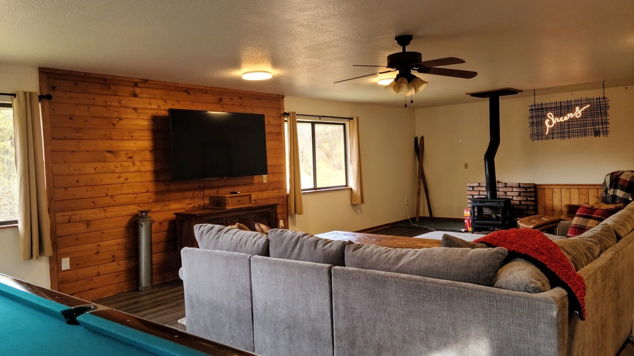 Photo of Bedroom in Springville