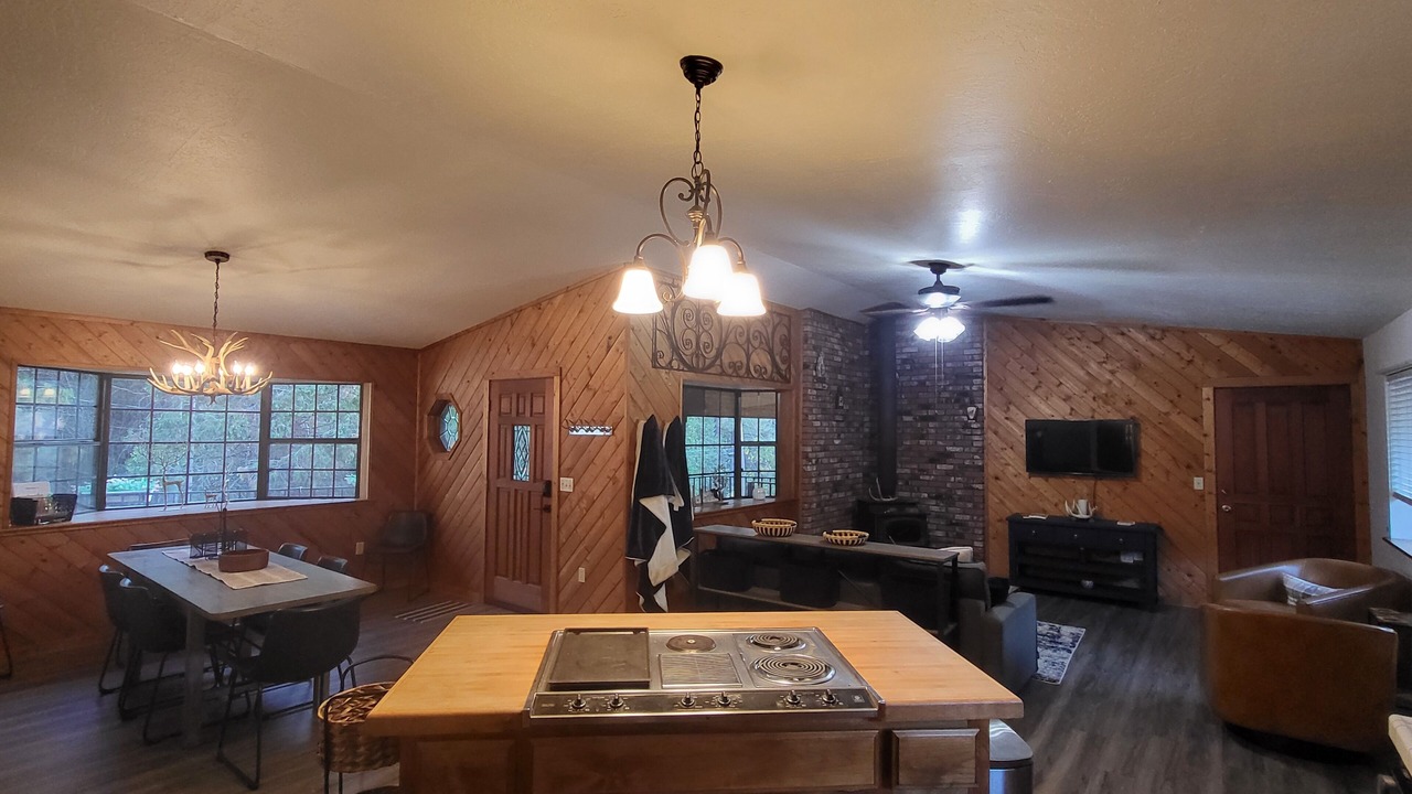 Photo of Bedroom in Springville
