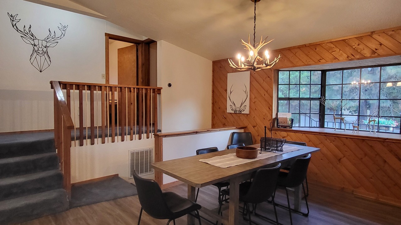 Photo of Livingroom in Springville