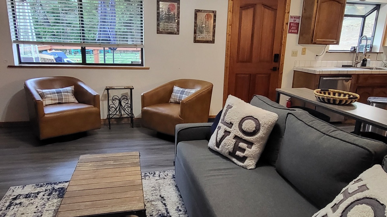 Photo of Livingroom in Springville