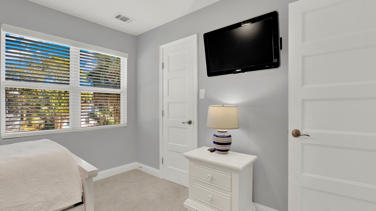Photo of Bedroom in Savannah Beach