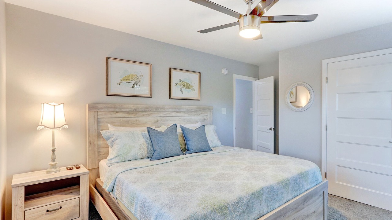 Photo of Bedroom in Savannah Beach