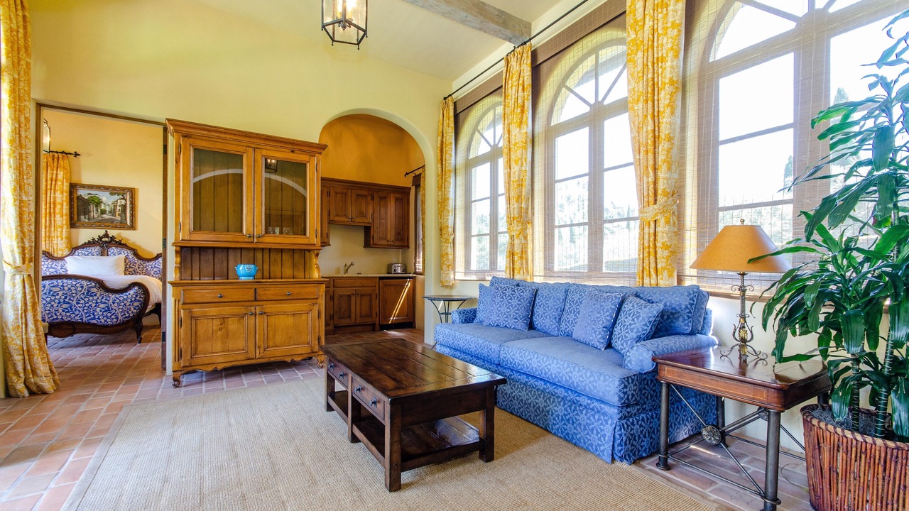 Photo of Livingroom in Golden Quadrangle