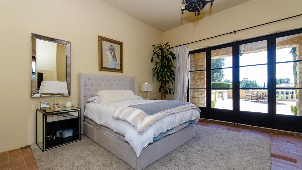 Photo of Bedroom in Golden Quadrangle