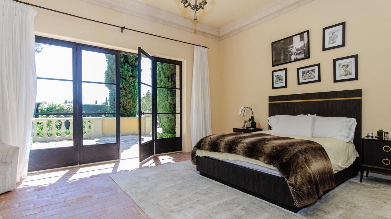 Photo of Bedroom in Golden Quadrangle