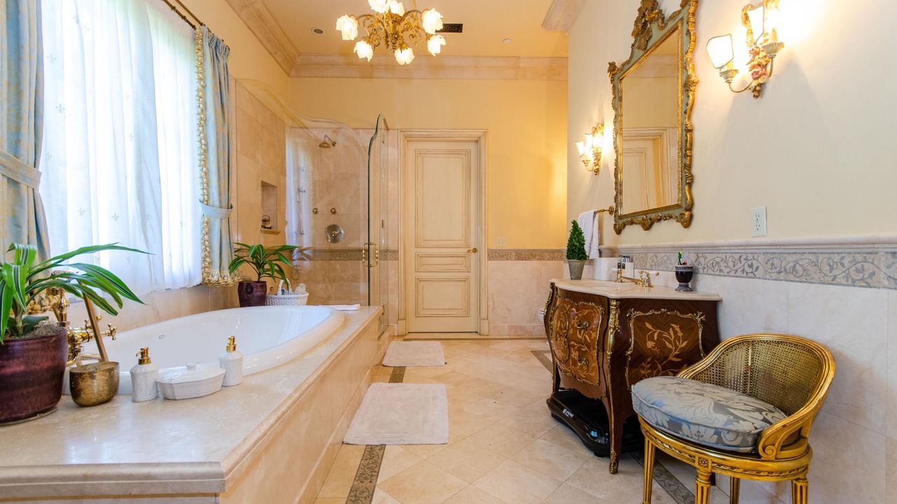 Photo of Bathroom in Golden Quadrangle