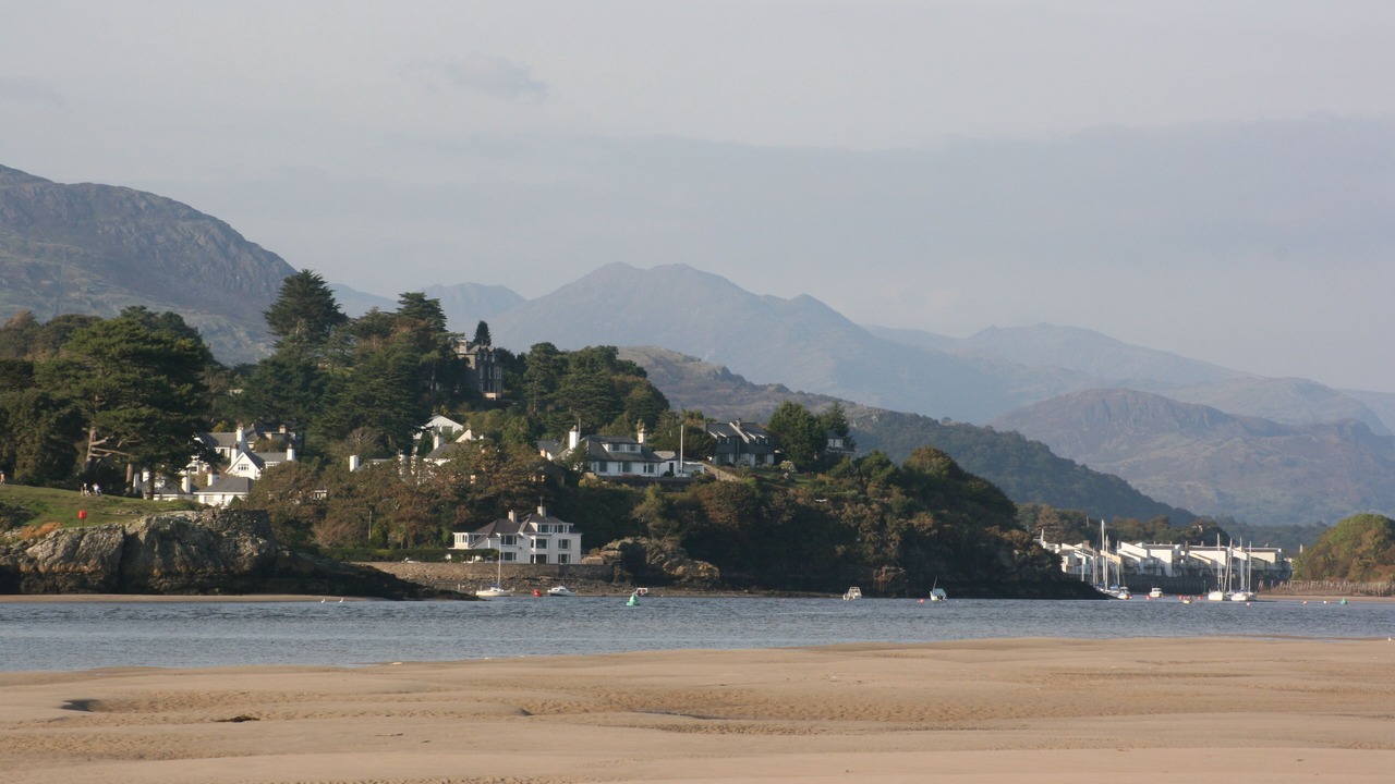 Photo of Others in Borth-y-Gest