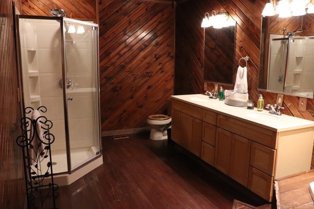 Photo of Bathroom in Williamson