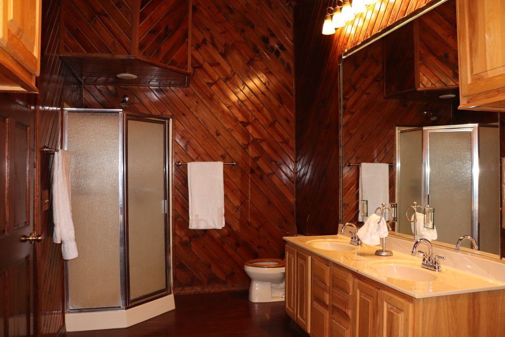 Photo of Bathroom in Williamson