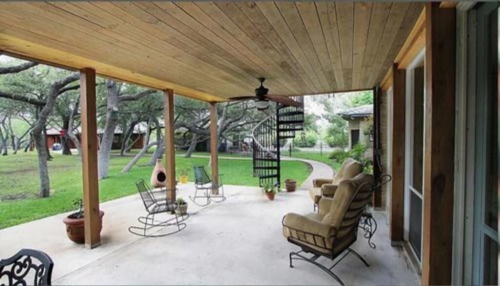 Photo of Patio Balcony in Uvalde