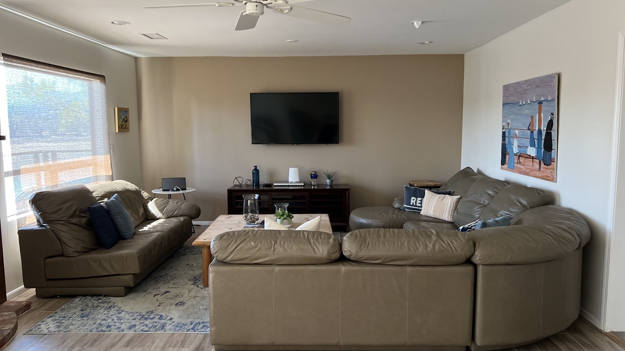 Photo of Livingroom in Oak Shores