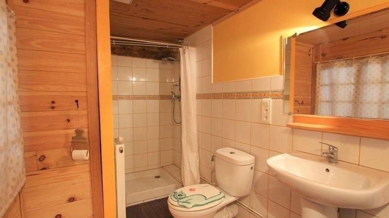Photo of Bathroom in Jullianges