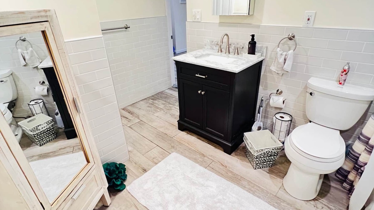 Photo of Bathroom in Bay Shore