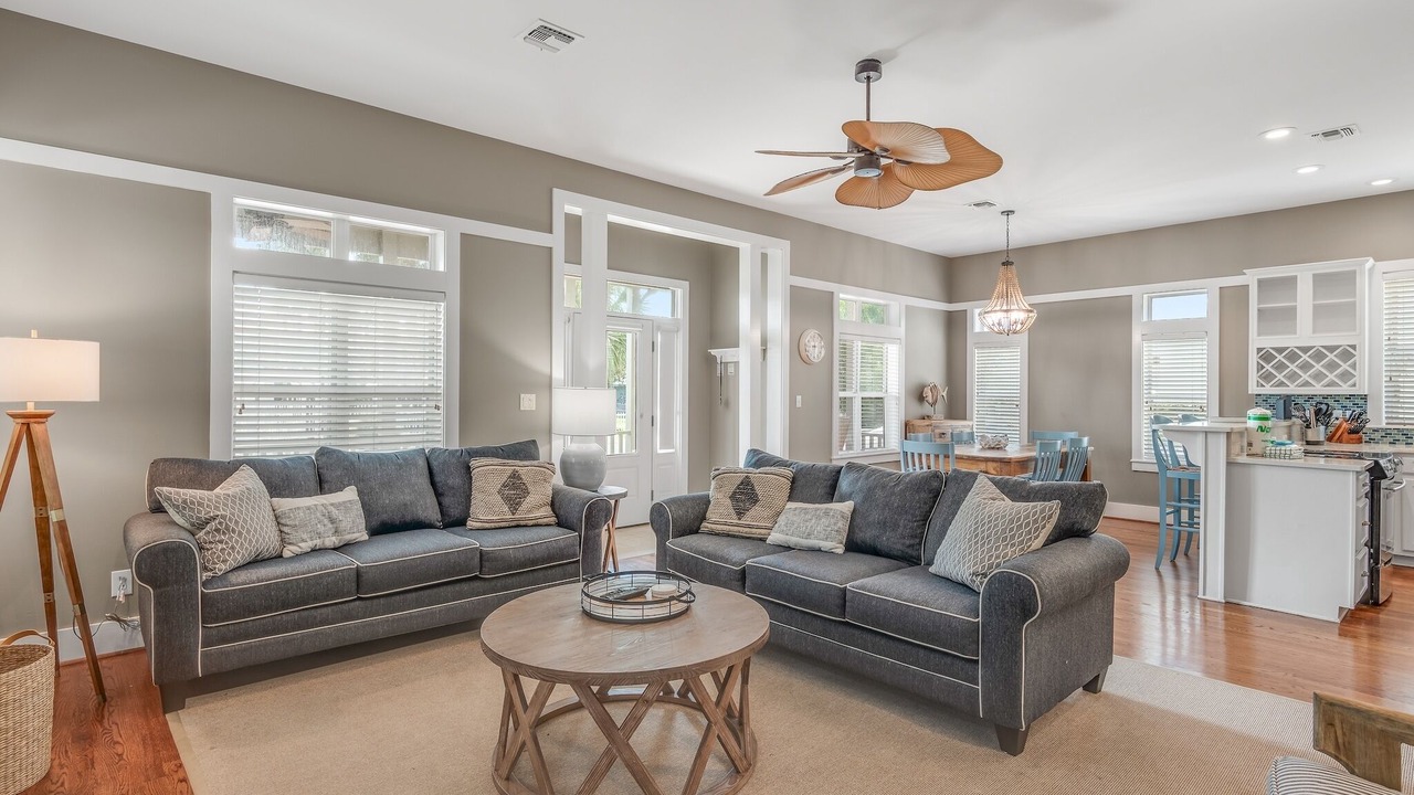 Photo of Livingroom in Crystal Shores