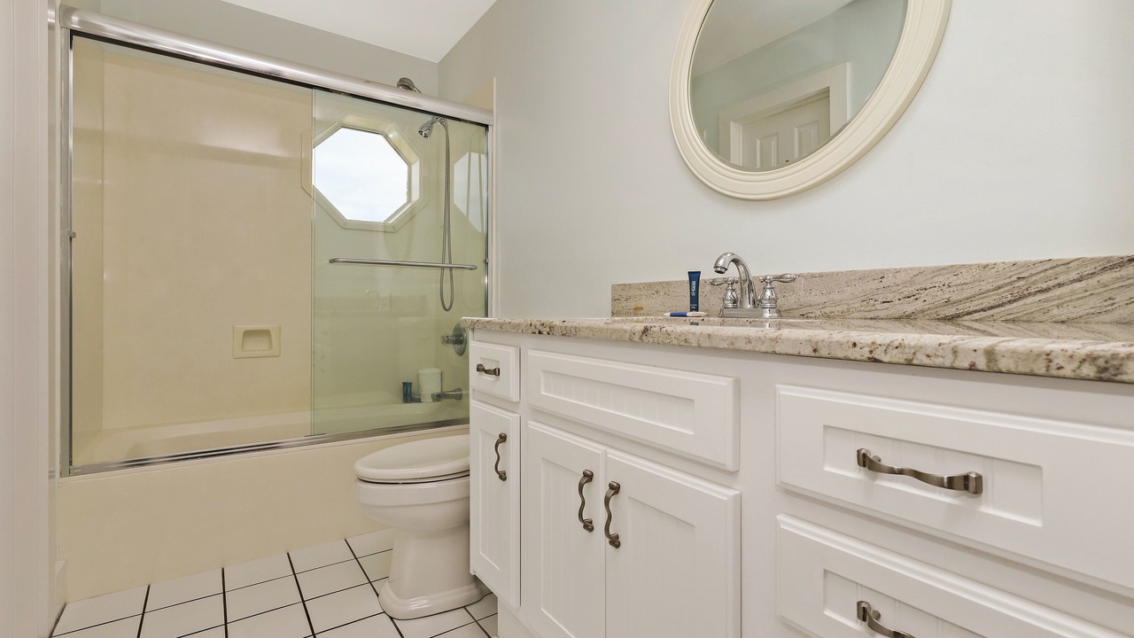 Photo of Bathroom in Crystal Shores