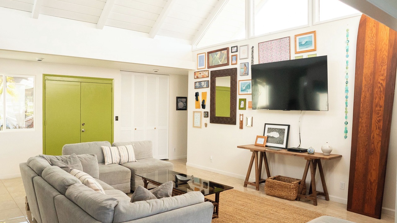Photo of Livingroom in Portlock
