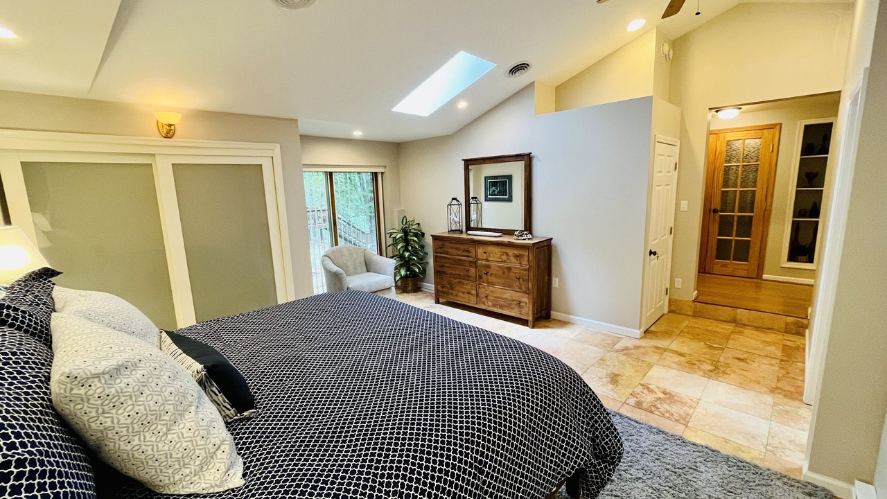 Photo of Bedroom in Smith Mountain Lake