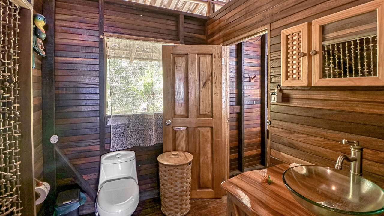 Photo of Bathroom in Cabo Matapalo