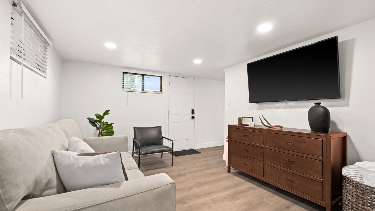 Photo of Livingroom in Millcreek