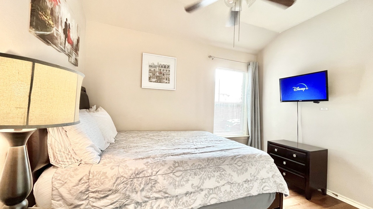 Photo of Bedroom in Baytown