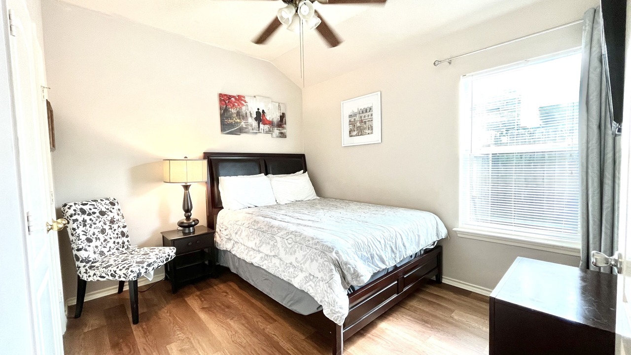 Photo of Bedroom in Baytown