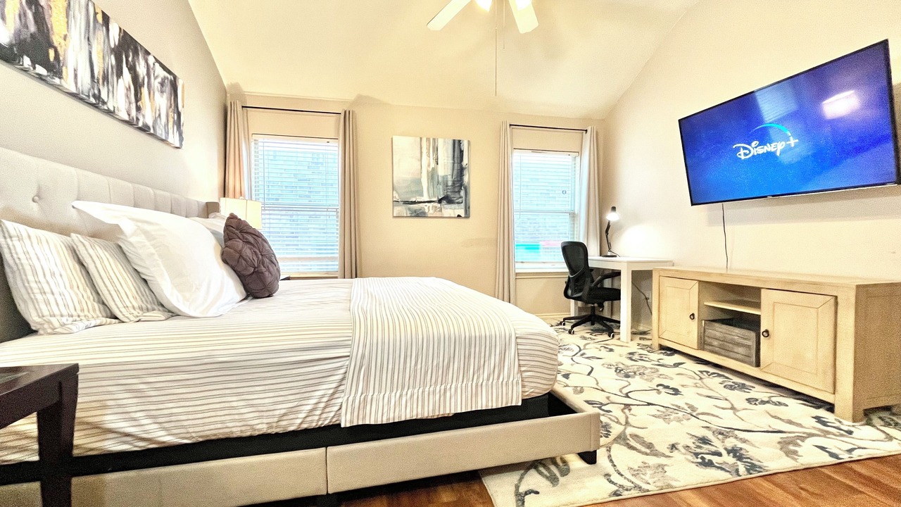 Photo of Bedroom in Baytown