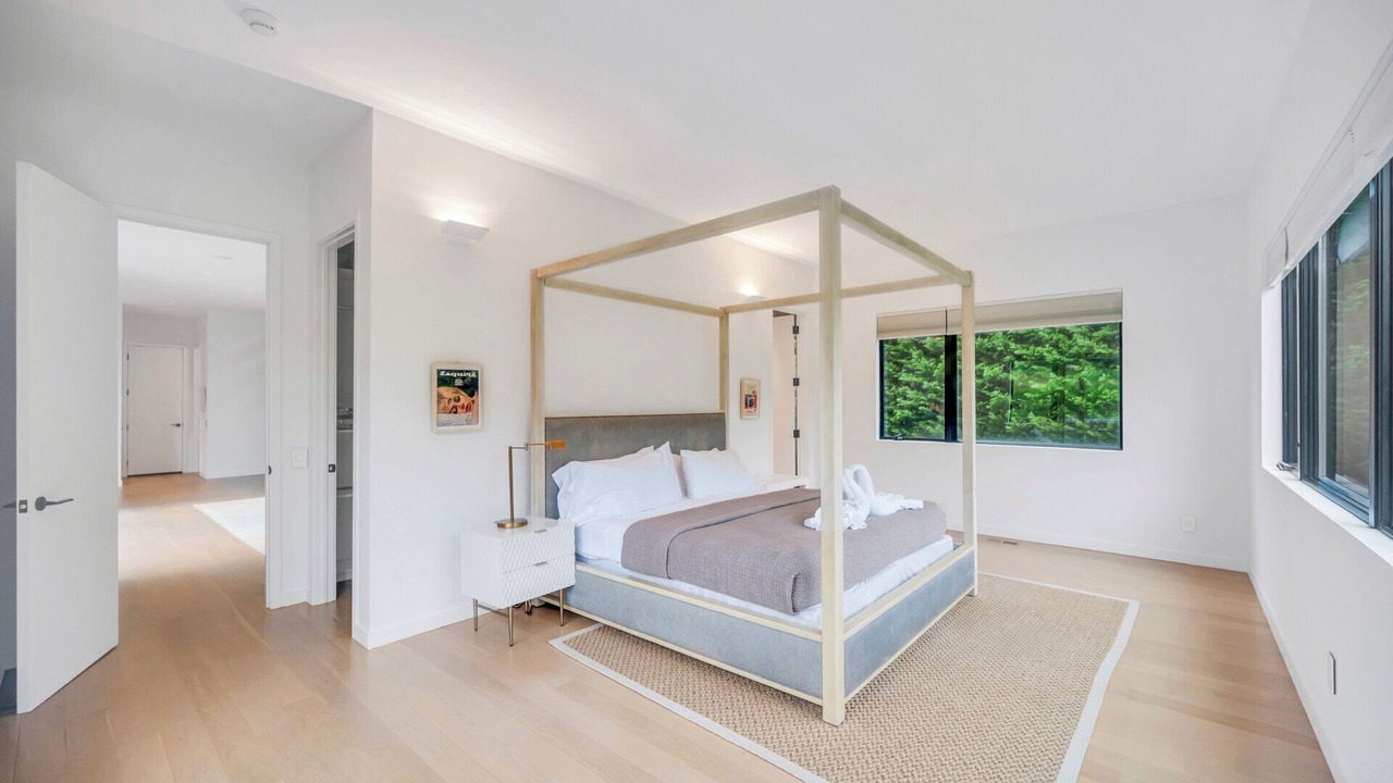 Photo of Bedroom in Shinnecock Hills