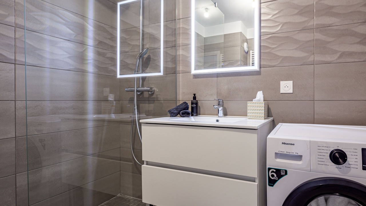 Photo of Bathroom in Beausoleil