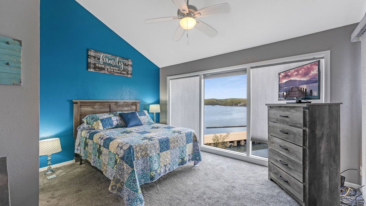 Photo of Bedroom in Lake of the Ozarks