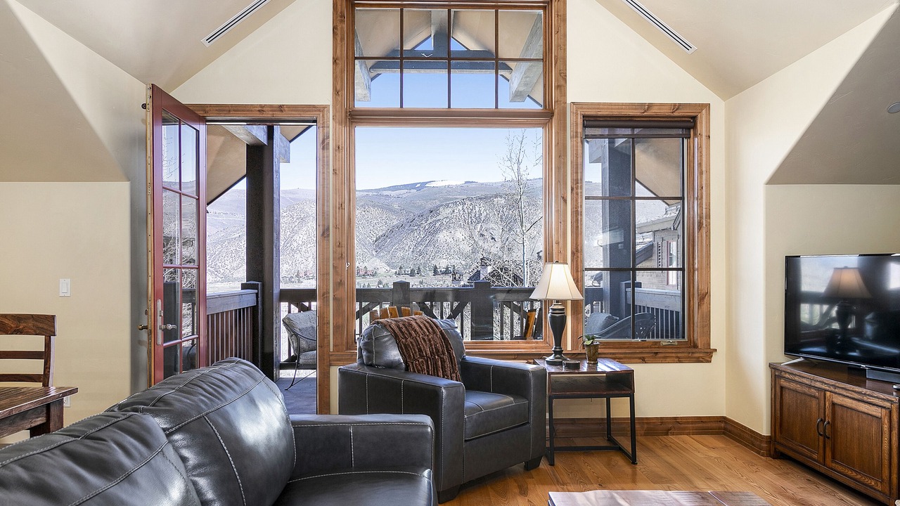 Photo of Livingroom in Avon