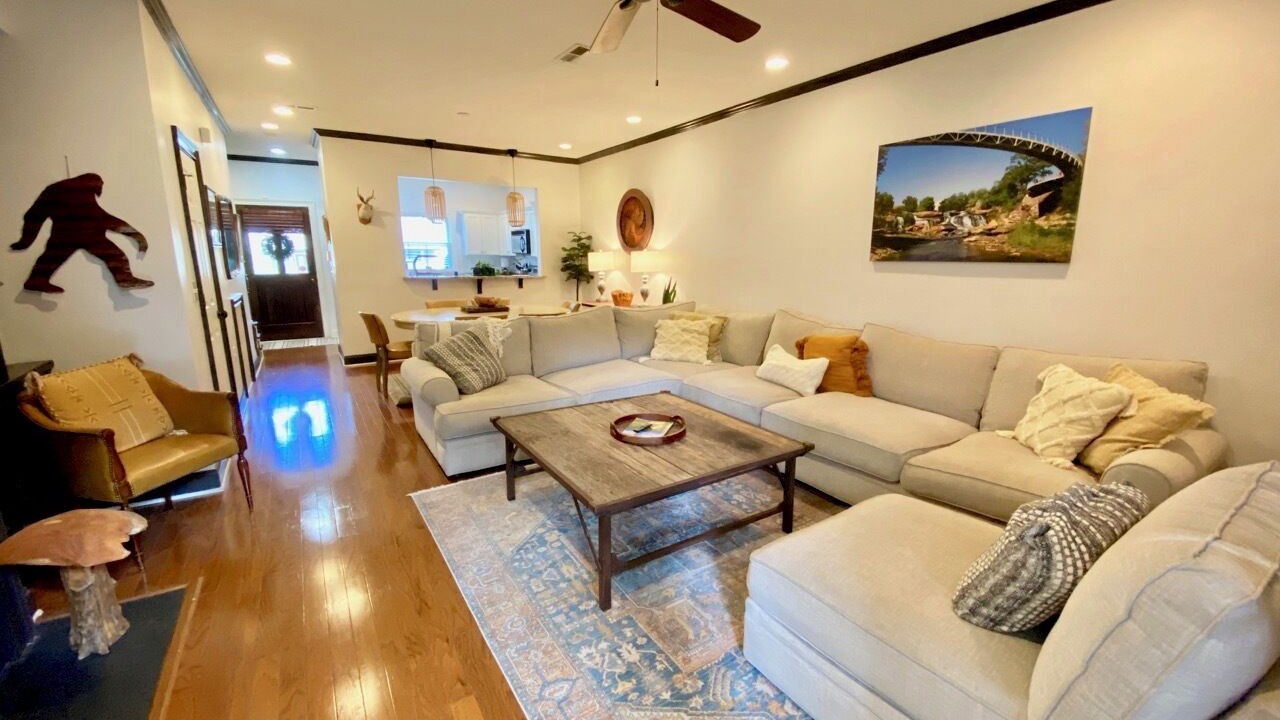 Photo of Livingroom in Greenville Downtown