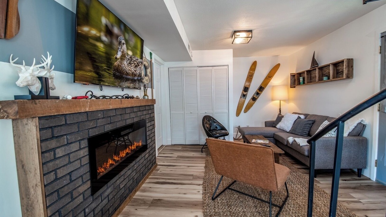Photo of Livingroom in Russells Point