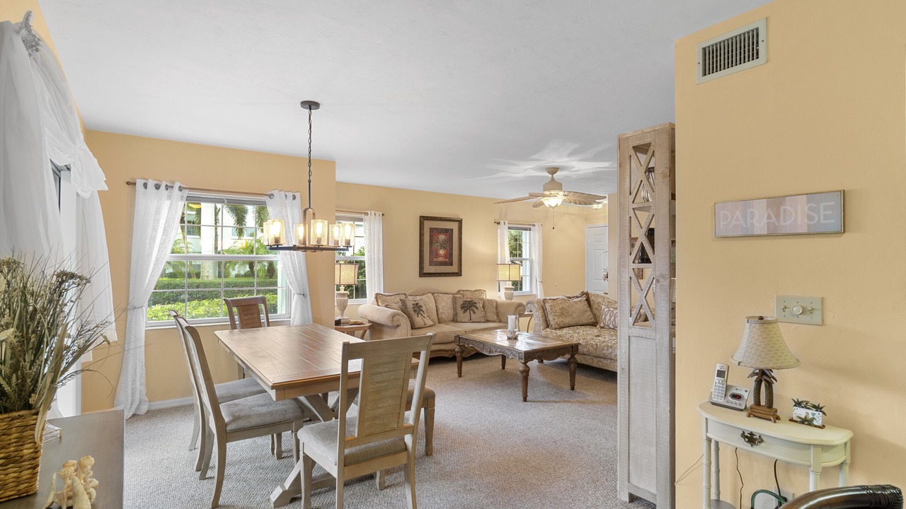 Photo of Livingroom in Kings Lake