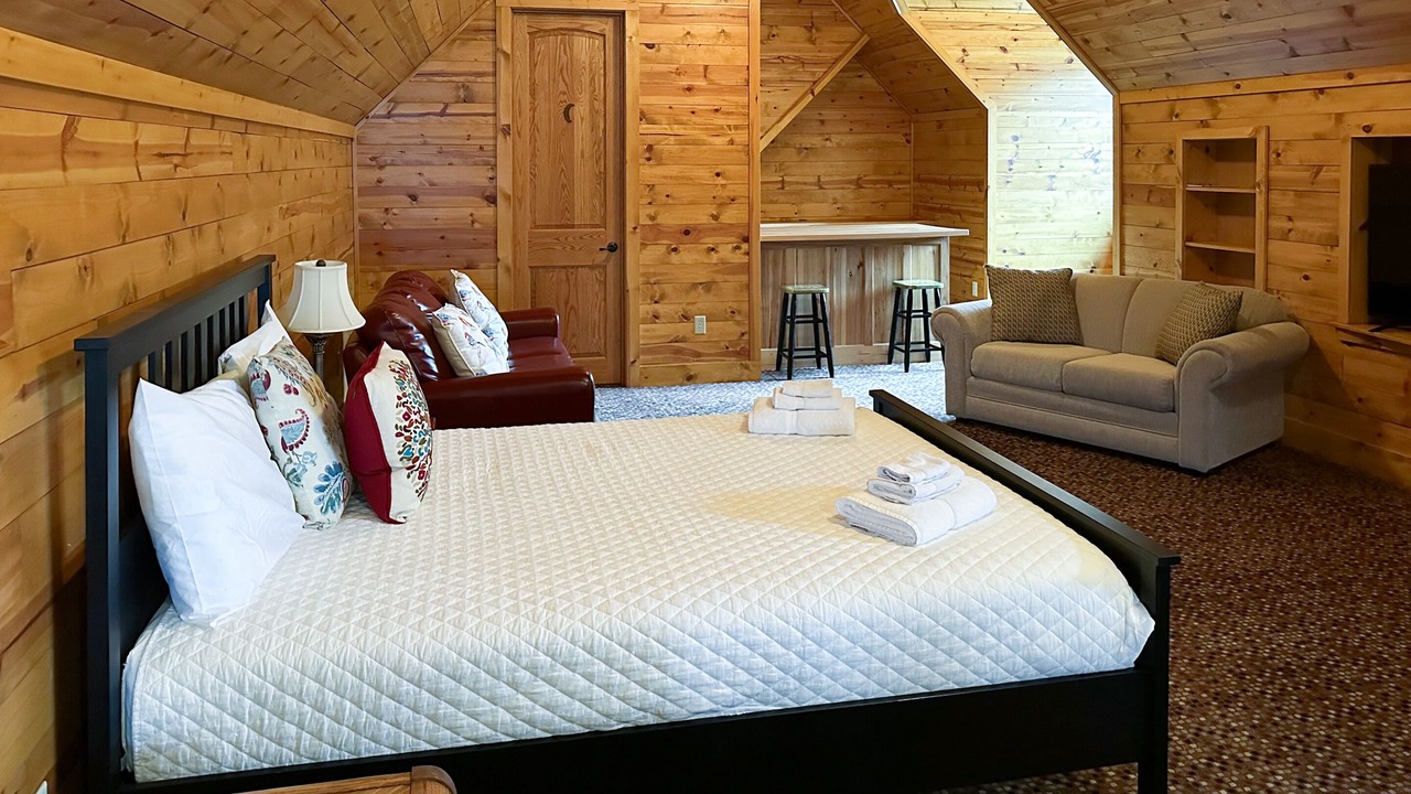 Photo of Bedroom in Camdenton