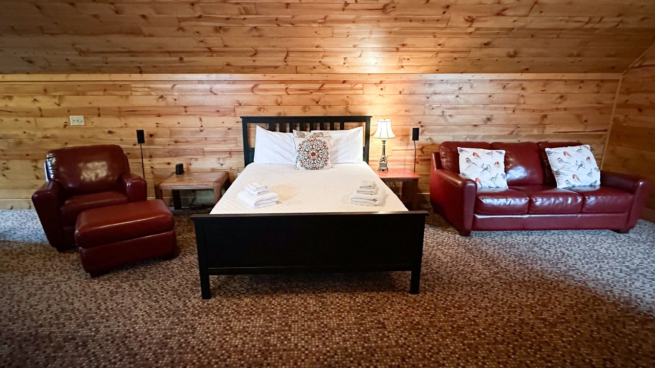 Photo of Bedroom in Camdenton