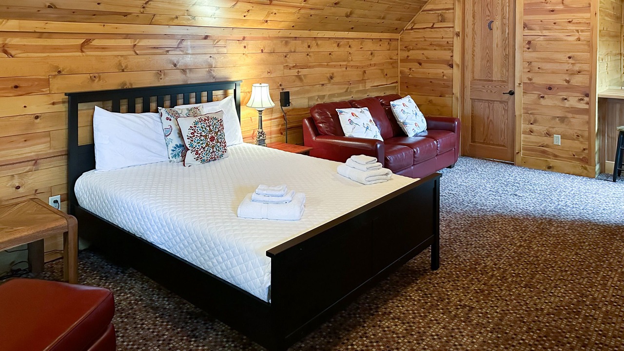 Photo of Bedroom in Camdenton