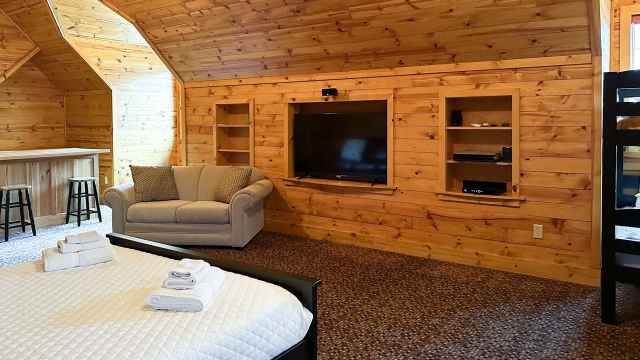 Photo of Bedroom in Camdenton