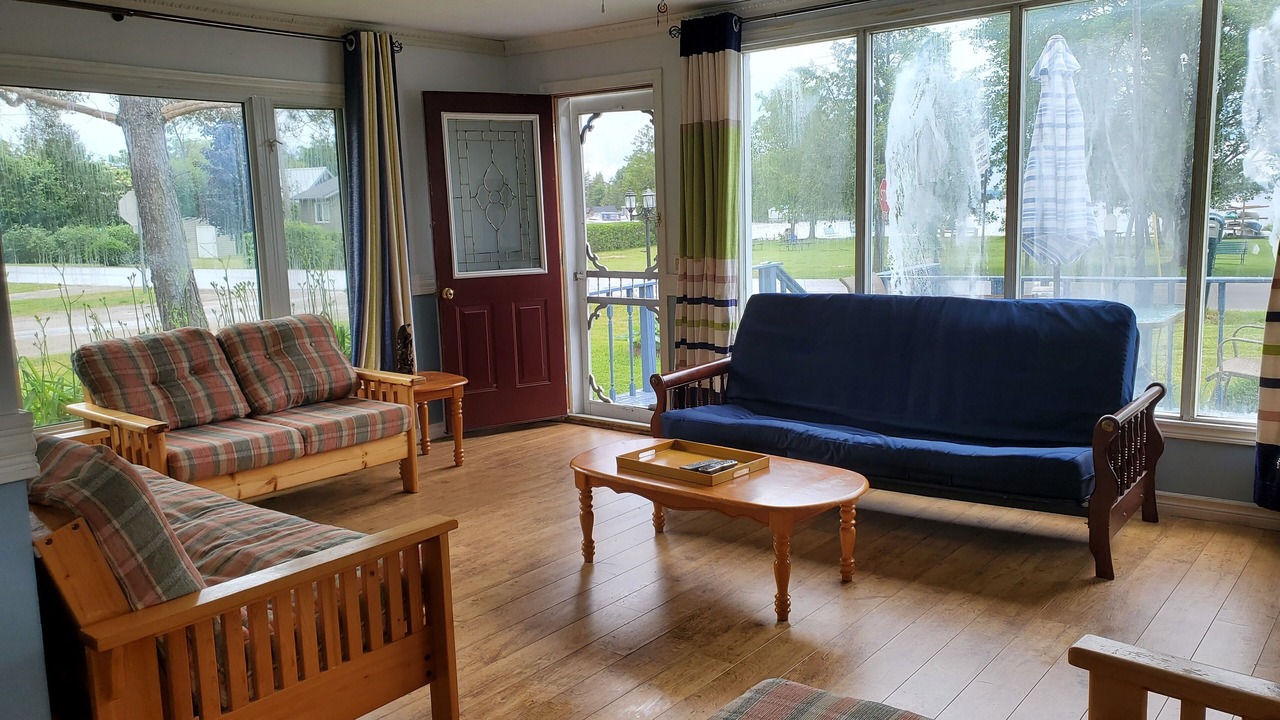 Photo of Livingroom in Lindsay