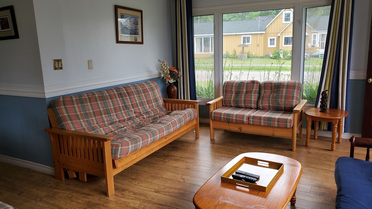 Photo of Livingroom in Lindsay