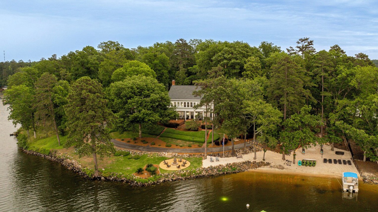Photo of Others in Chapin