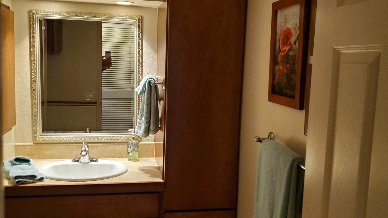 Photo of Bathroom in Maunaloa