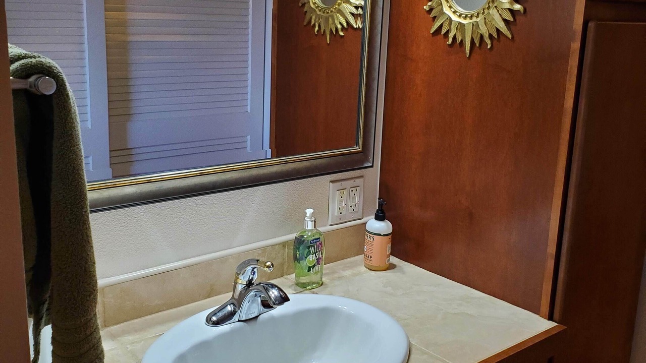 Photo of Bathroom in Maunaloa