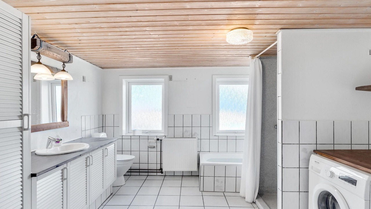 Photo of Bathroom in Hojslev