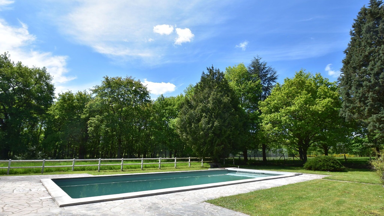 Photo of Outdoor in Combreux