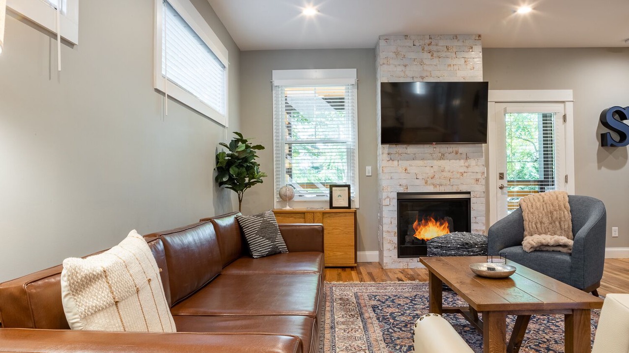 Photo of Livingroom in Woodfin