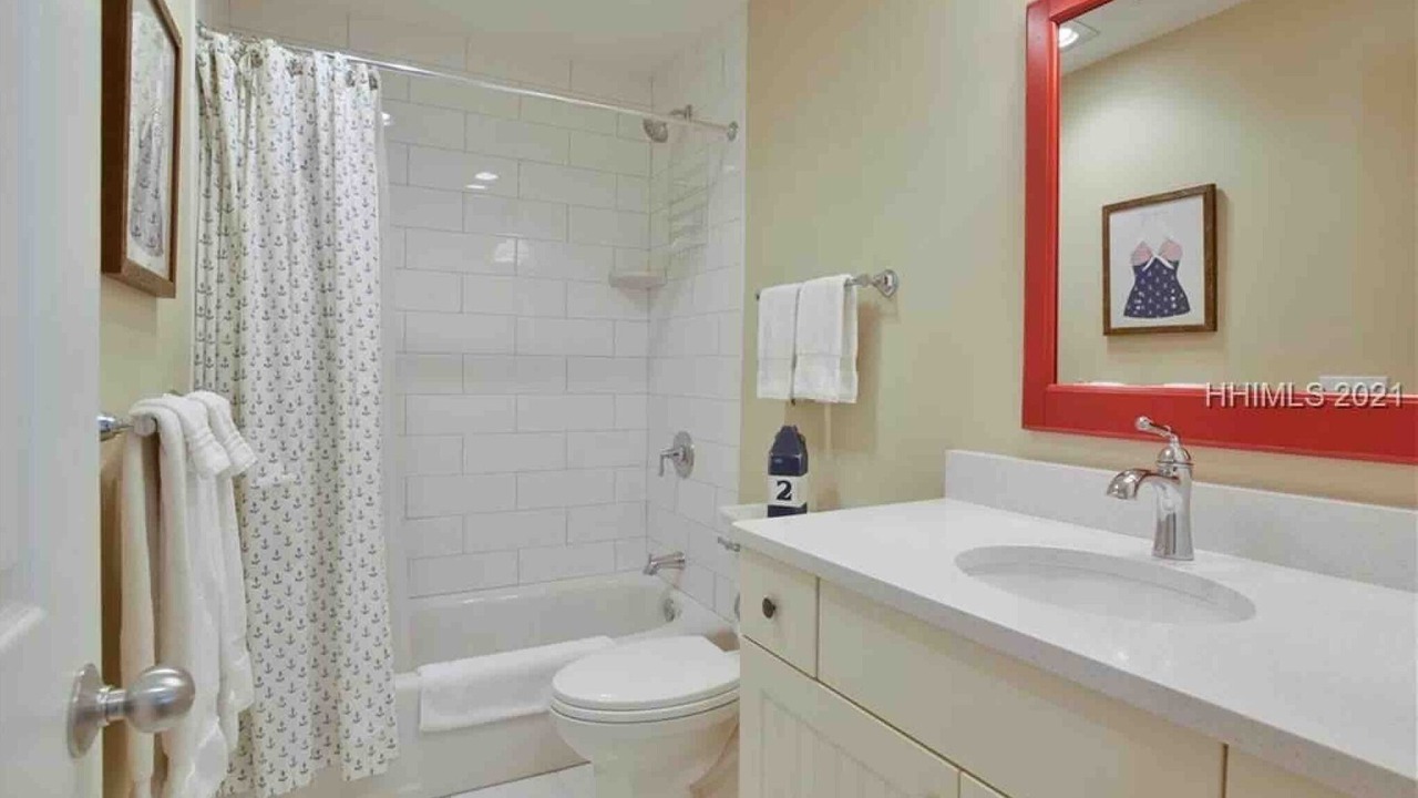 Photo of Bathroom in Harbour Town
