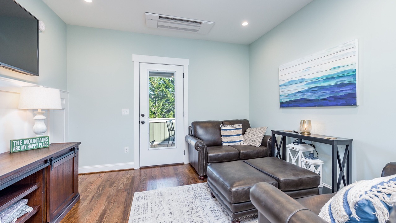 Photo of Livingroom in Weaverville