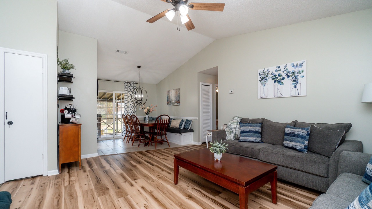 Photo of Livingroom in Warner Robins